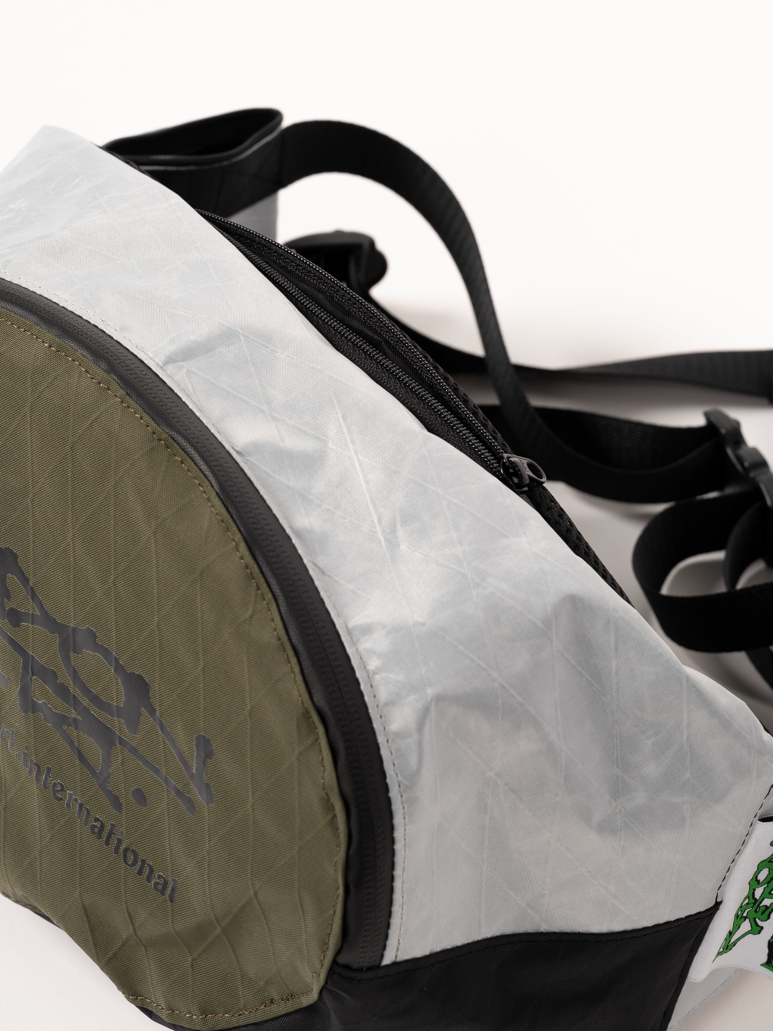RAYON VERT X-Pac Sheldon Pack (Steel Grey/ Bushcraft Green)