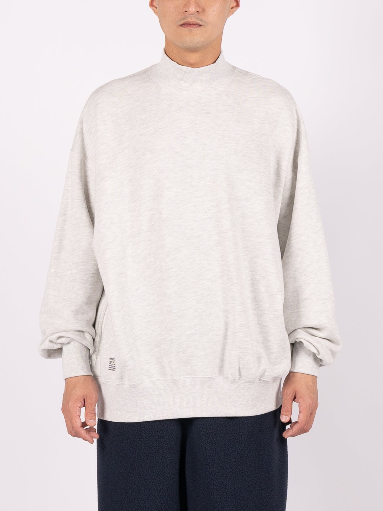 FreshService Light OZ Mock Neck Sweat (Ash)| COMRADEHK