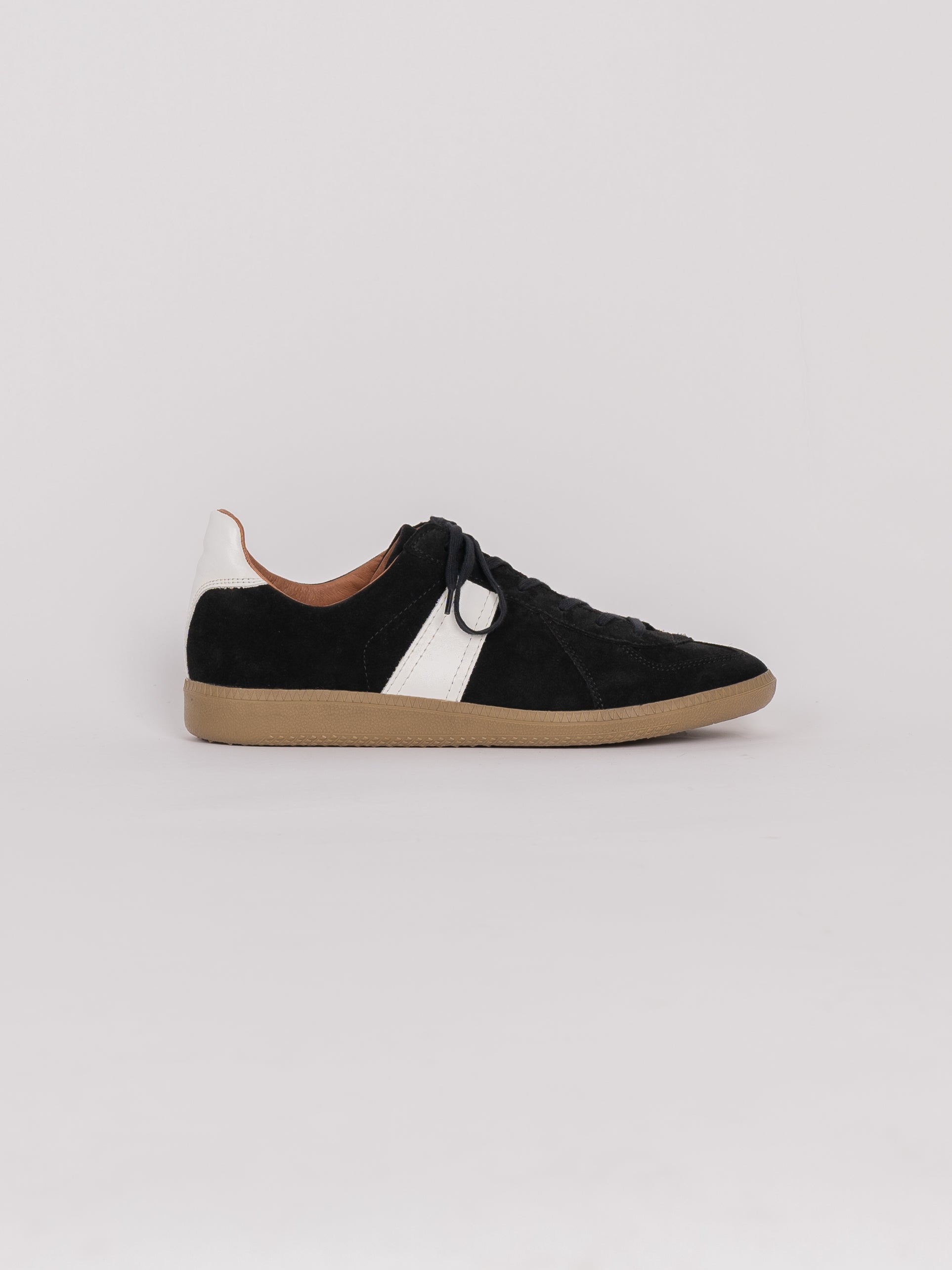 Reproduction of found German Military Trainer 1700S (Black Suede/ White)