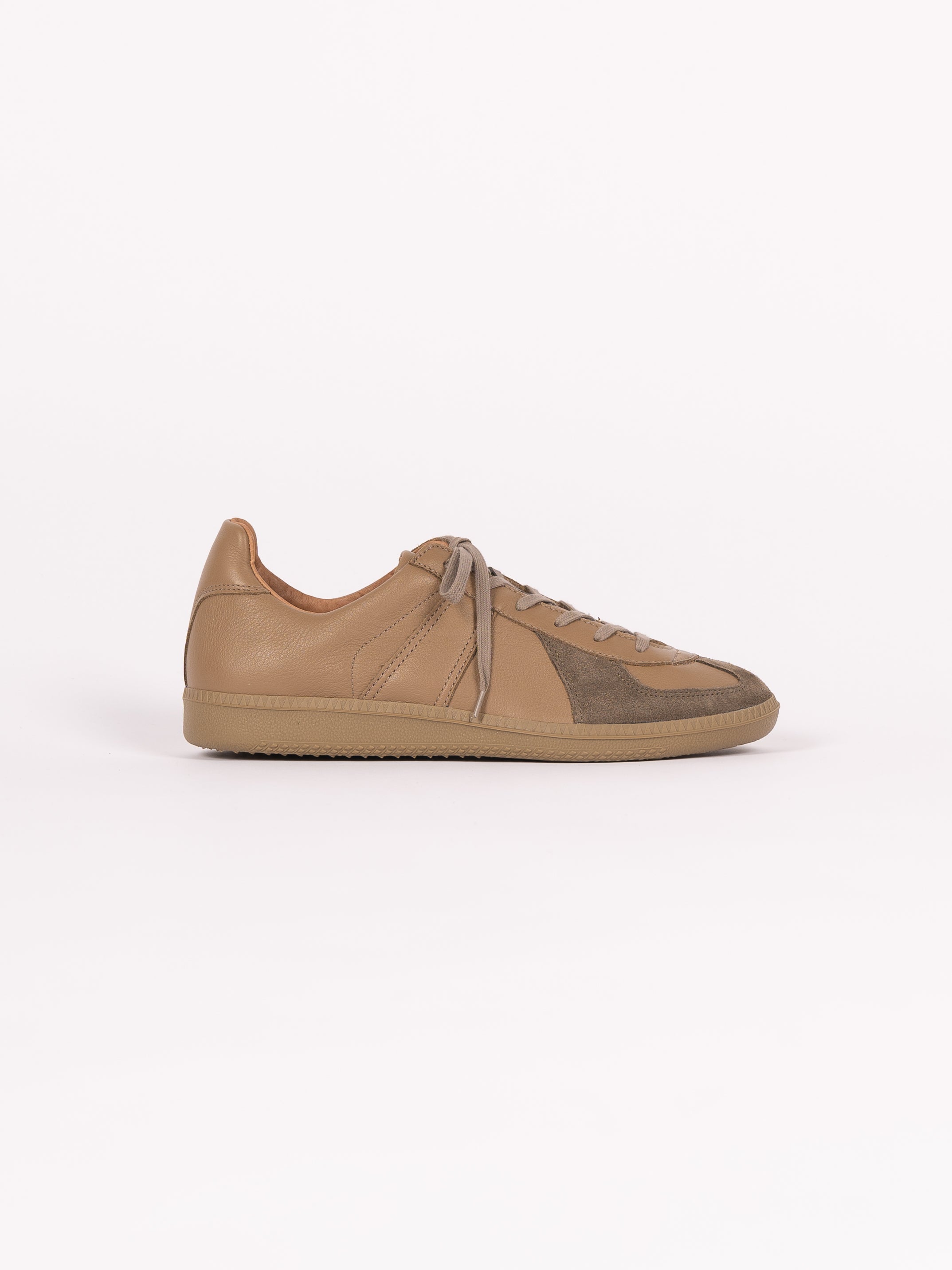 Reproduction of Found German Military Trainer 1700L (Dark Beige)