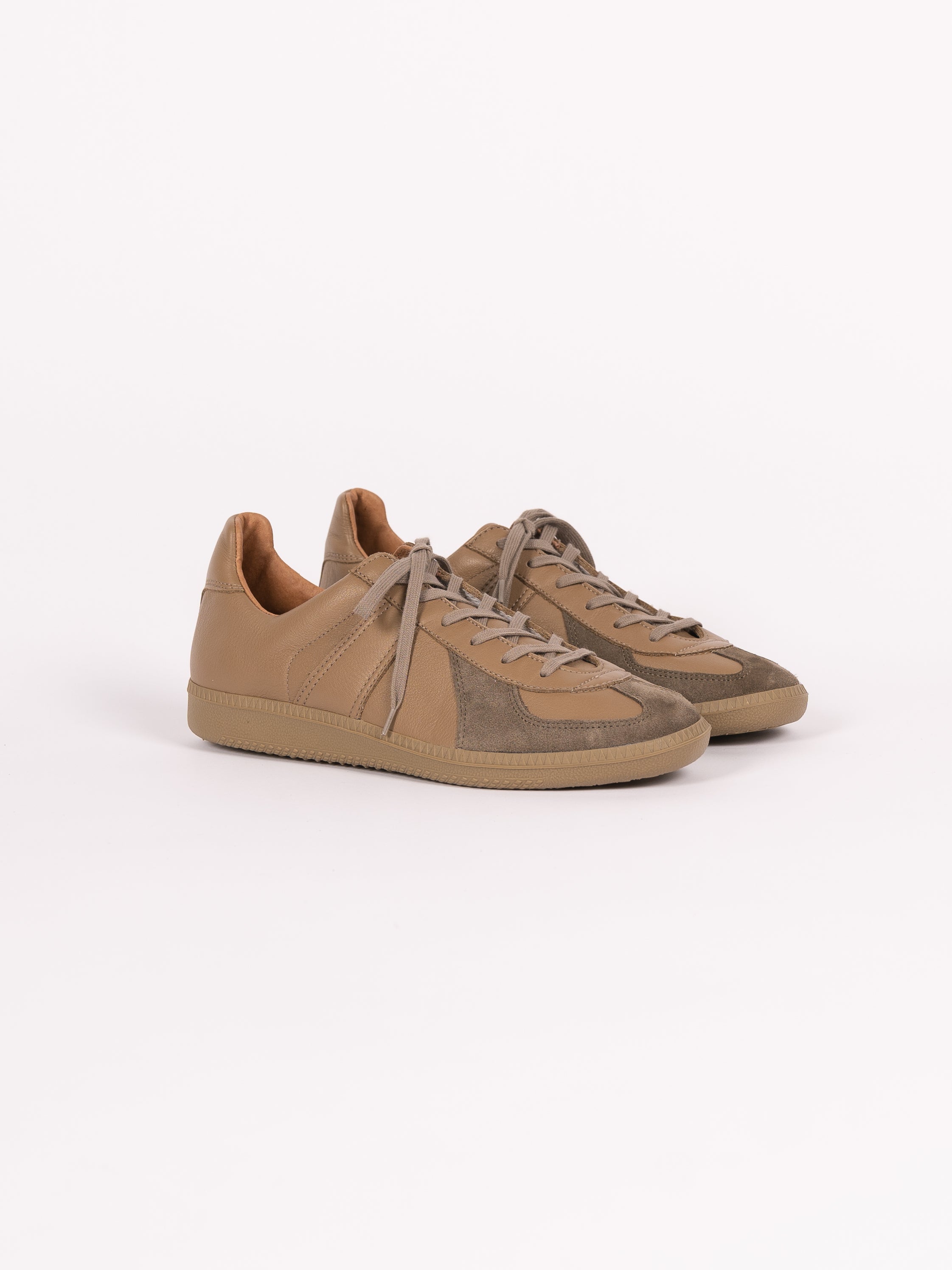 Reproduction of Found German Military Trainer 1700L (Dark Beige)