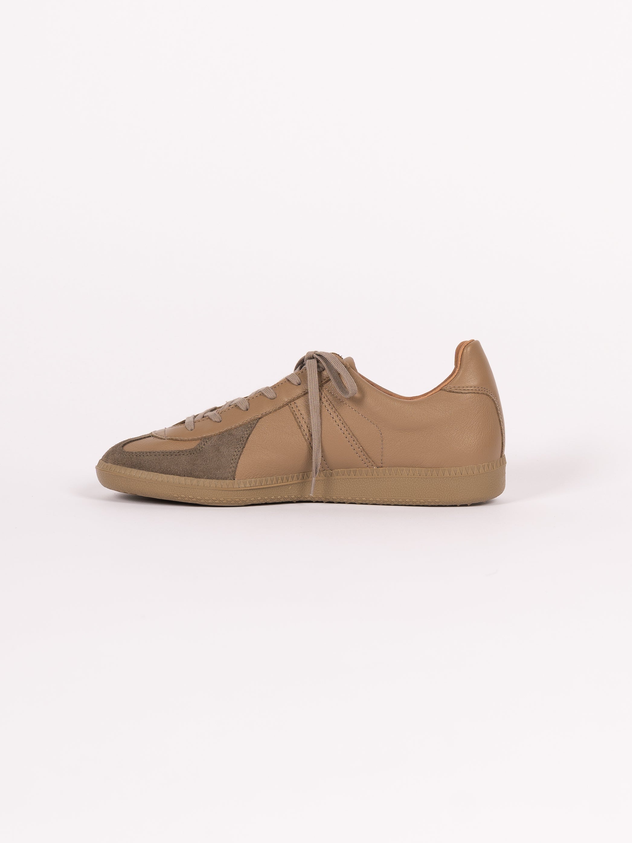 Reproduction of Found German Military Trainer 1700L (Dark Beige)