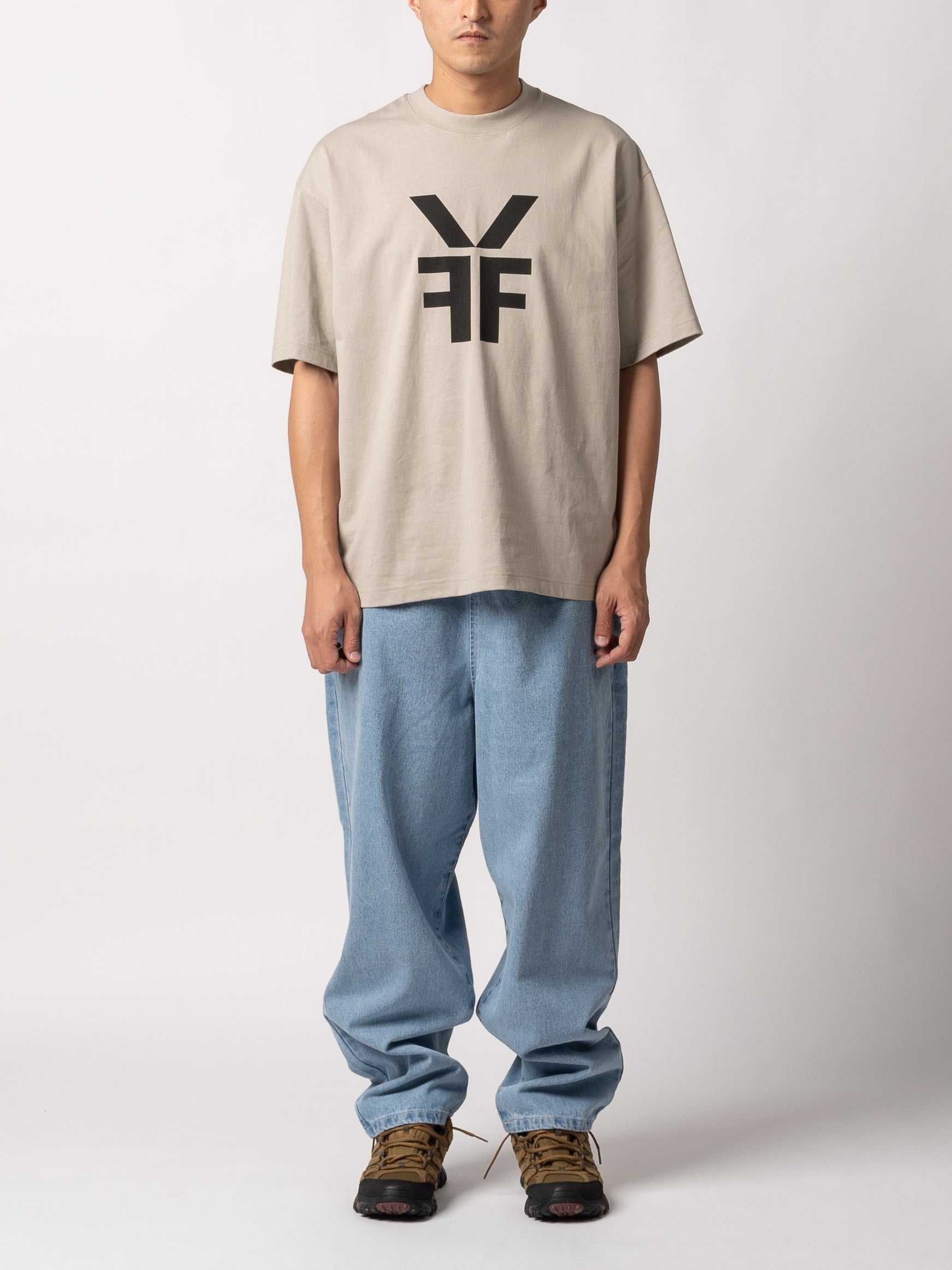 FAÇON YEN Logo Tee (Beige)