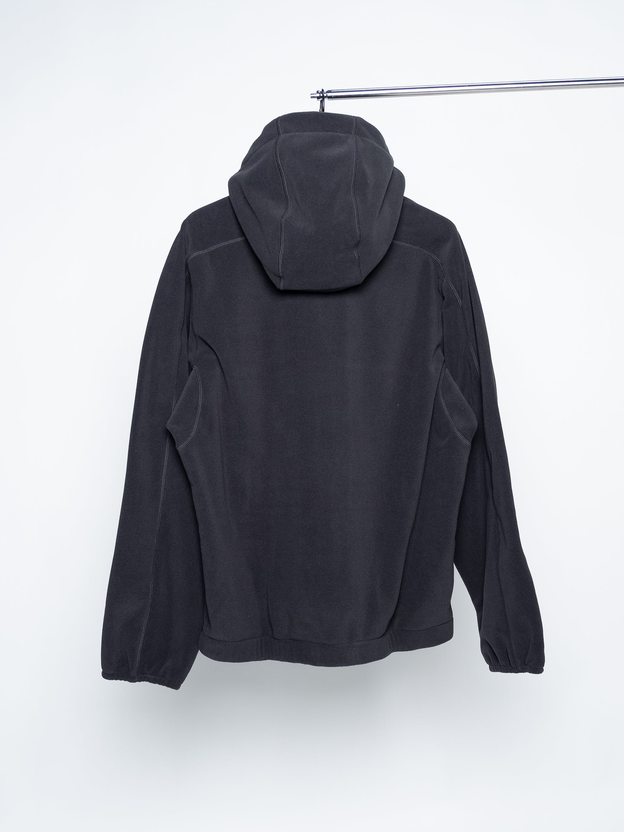 【限定値】GR10K POLARTEC FLEECE HOODIE JUMPER GR10K Polartec® Fleece Hoodie Jumper (Black) | COMRADE