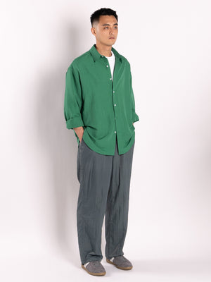
                
                    Load image into Gallery viewer, CONICHIWA bonjour Big Nerd Linen Shirts (Green)
                
            
