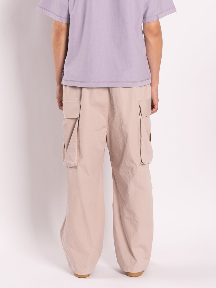 
                
                    Load image into Gallery viewer, CONICHIWA bonjour Cb Wide Cargo Pants (Light Pink)
                
            