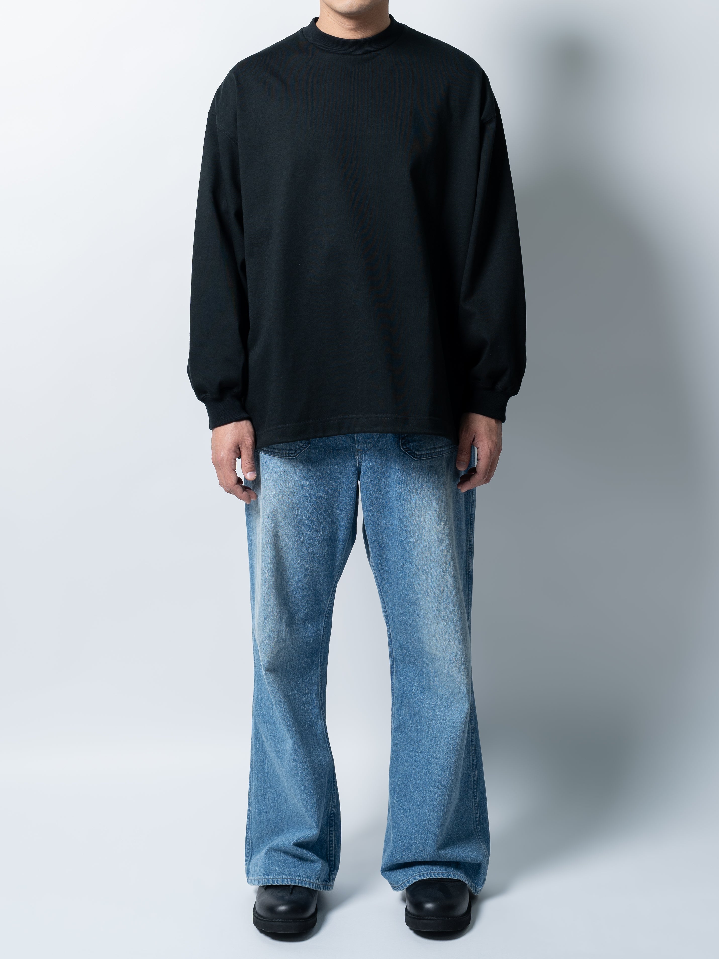 is-ness Balloon Long Sleeve T-Shirt (Black) | COMRADEHK