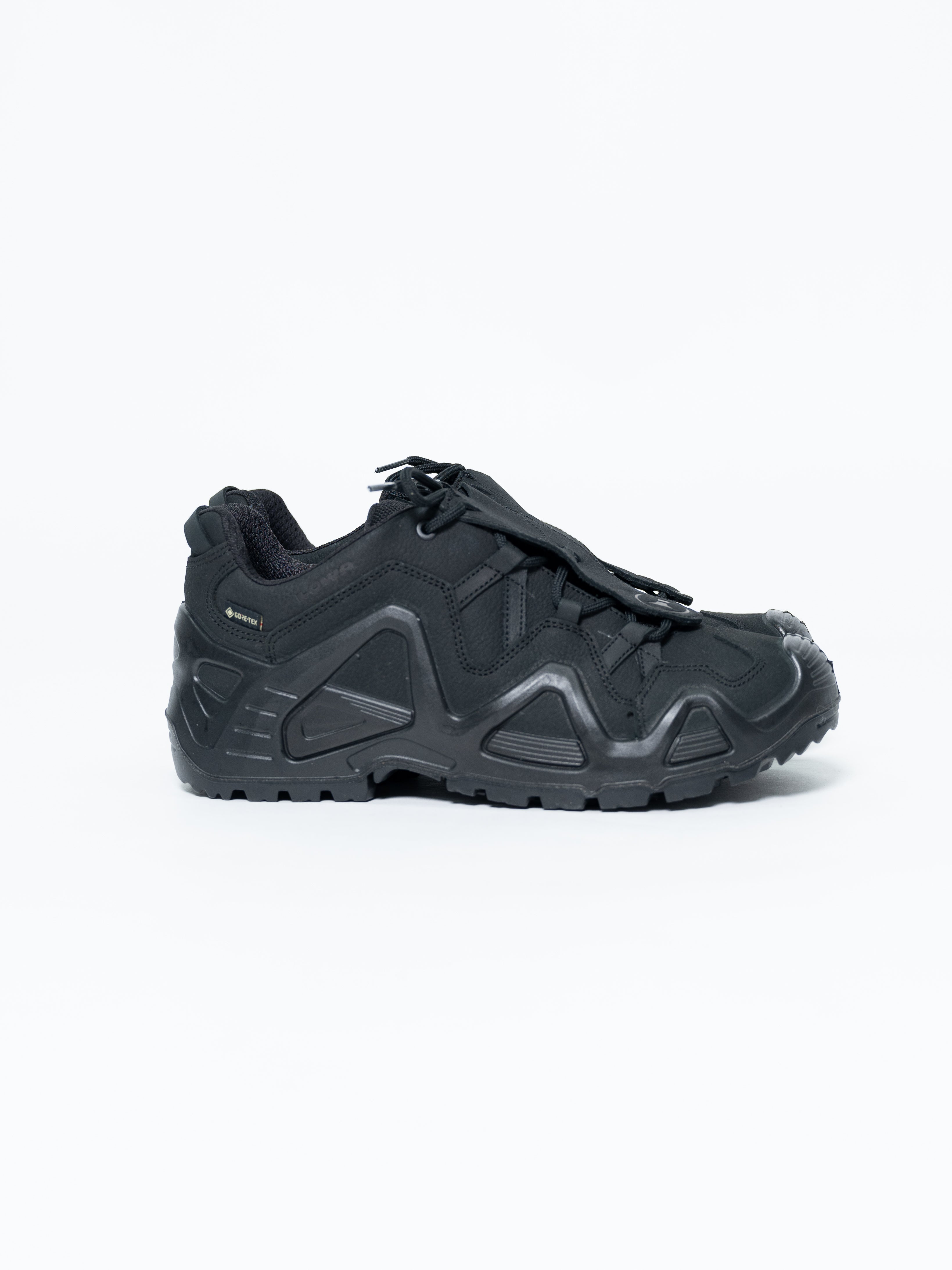 AFFXWRKS x LOWA Zephyr GTX LO Shoe (Black/ Black) – COMRADEHK