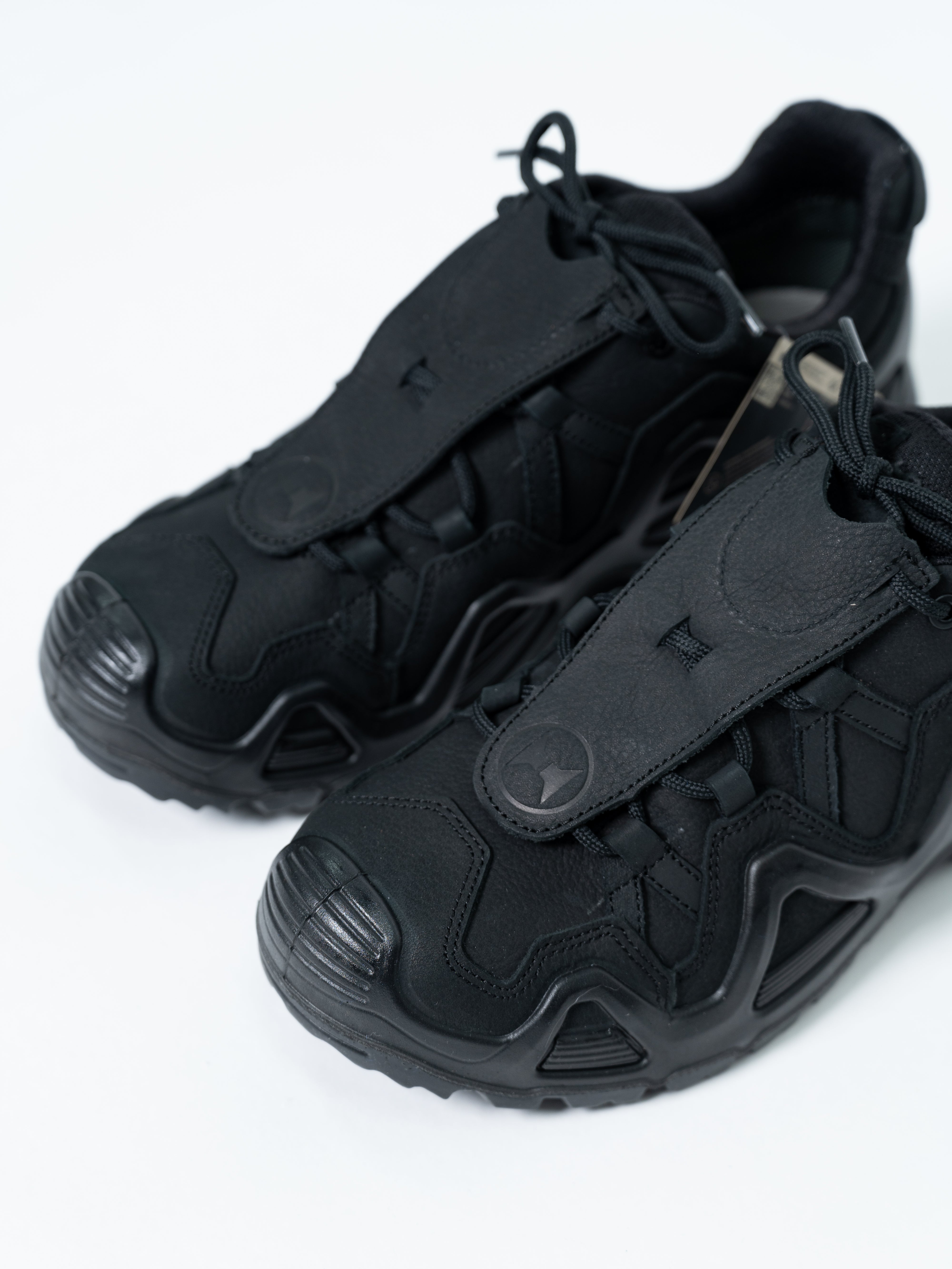 AFFXWRKS x LOWA Zephyr GTX LO Shoe (Black/ Black) – COMRADEHK