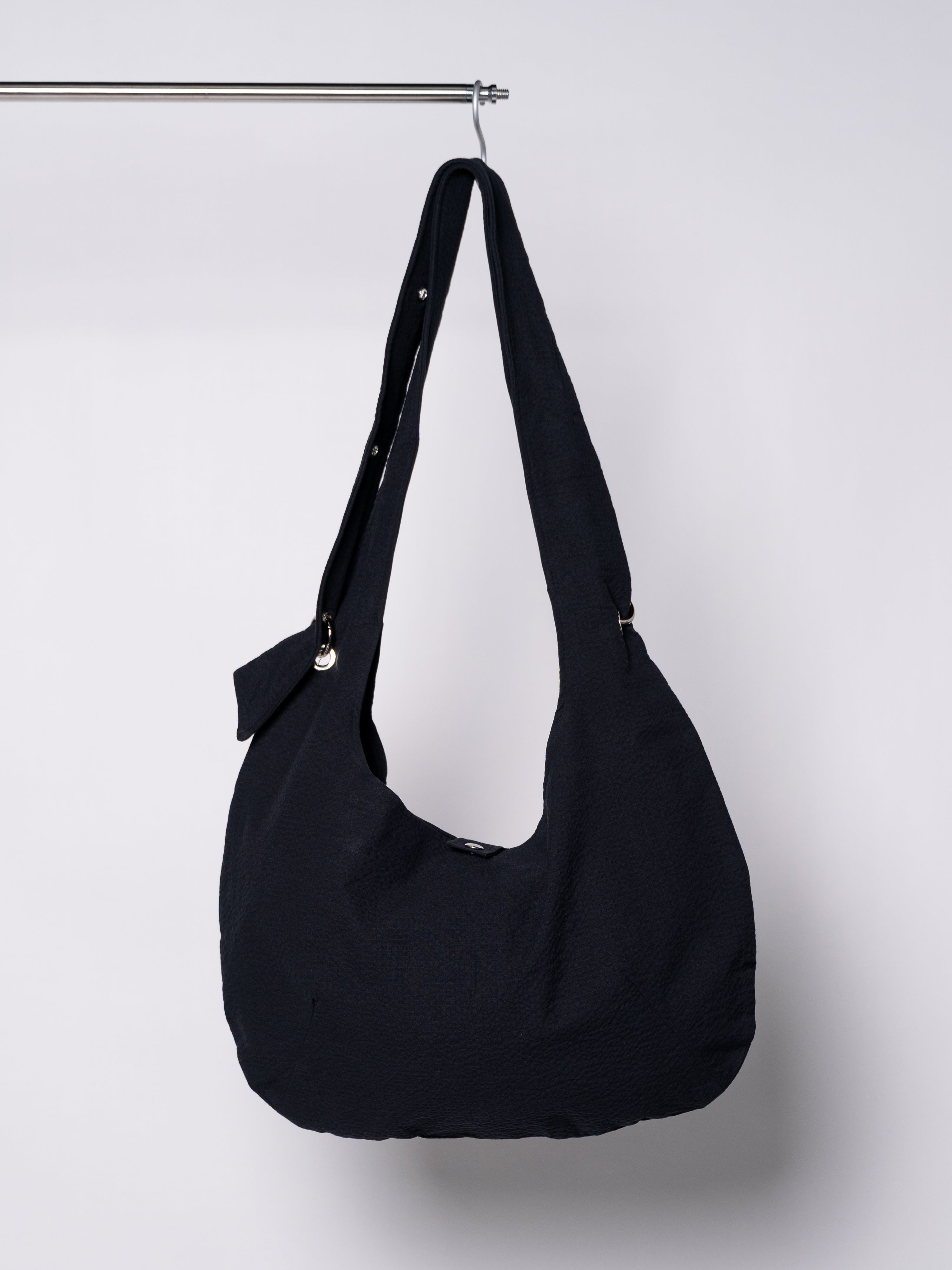 mfpen Eyelet Shoulder Bag (Black Seersucker)