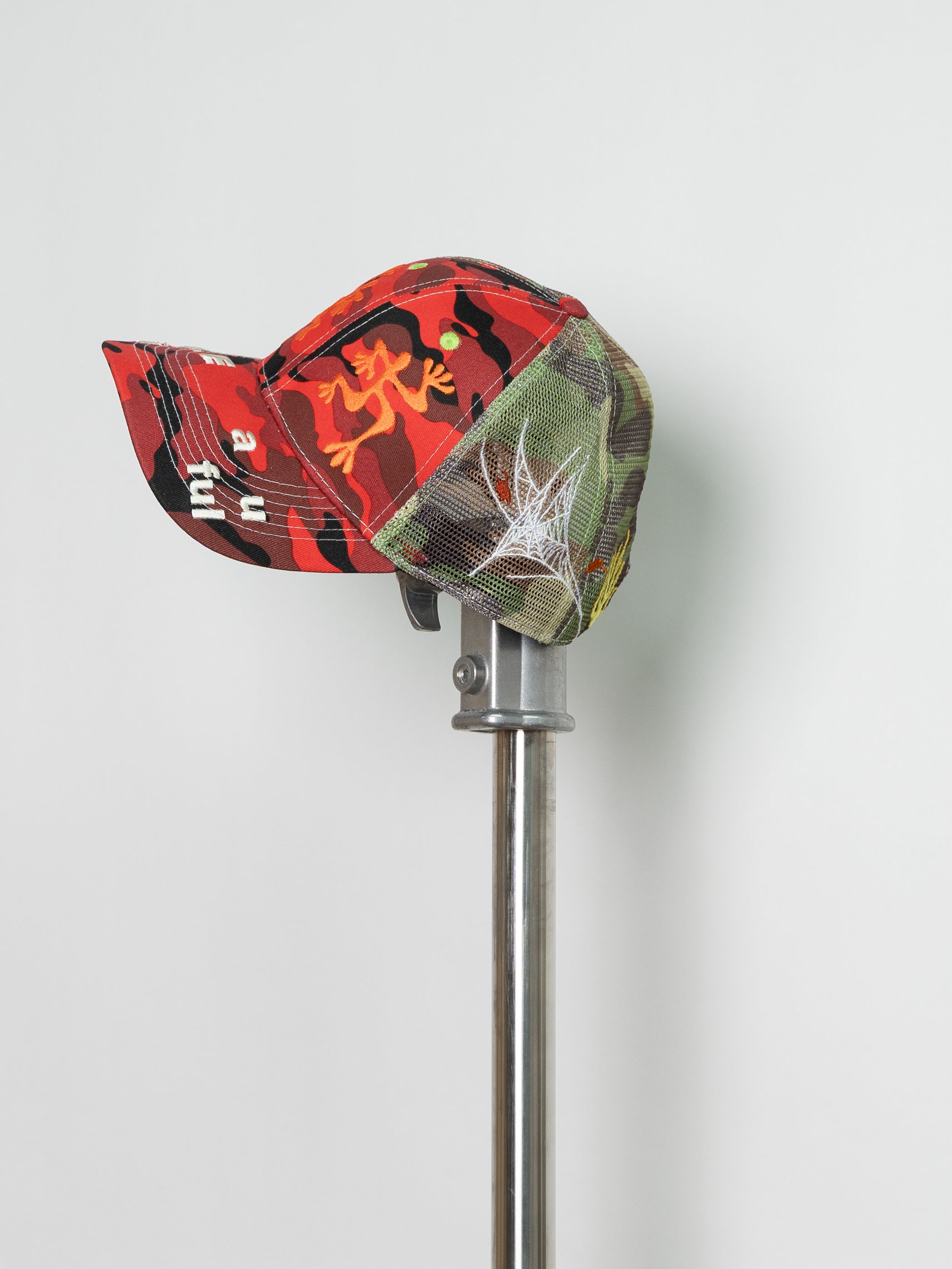 b.Eautiful Biyu Trucker Hat (Red Camo) | COMRADEHK