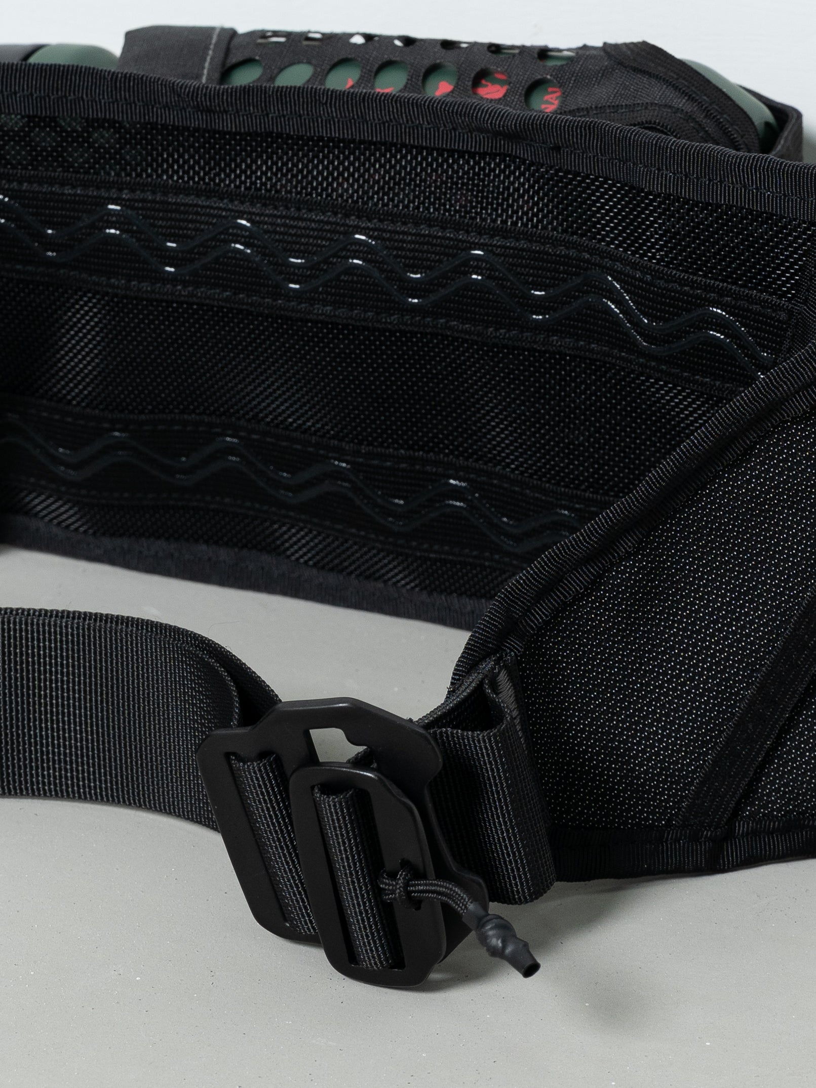 Rayon Vert x Sealson Hydrobelt (Forest Brown )