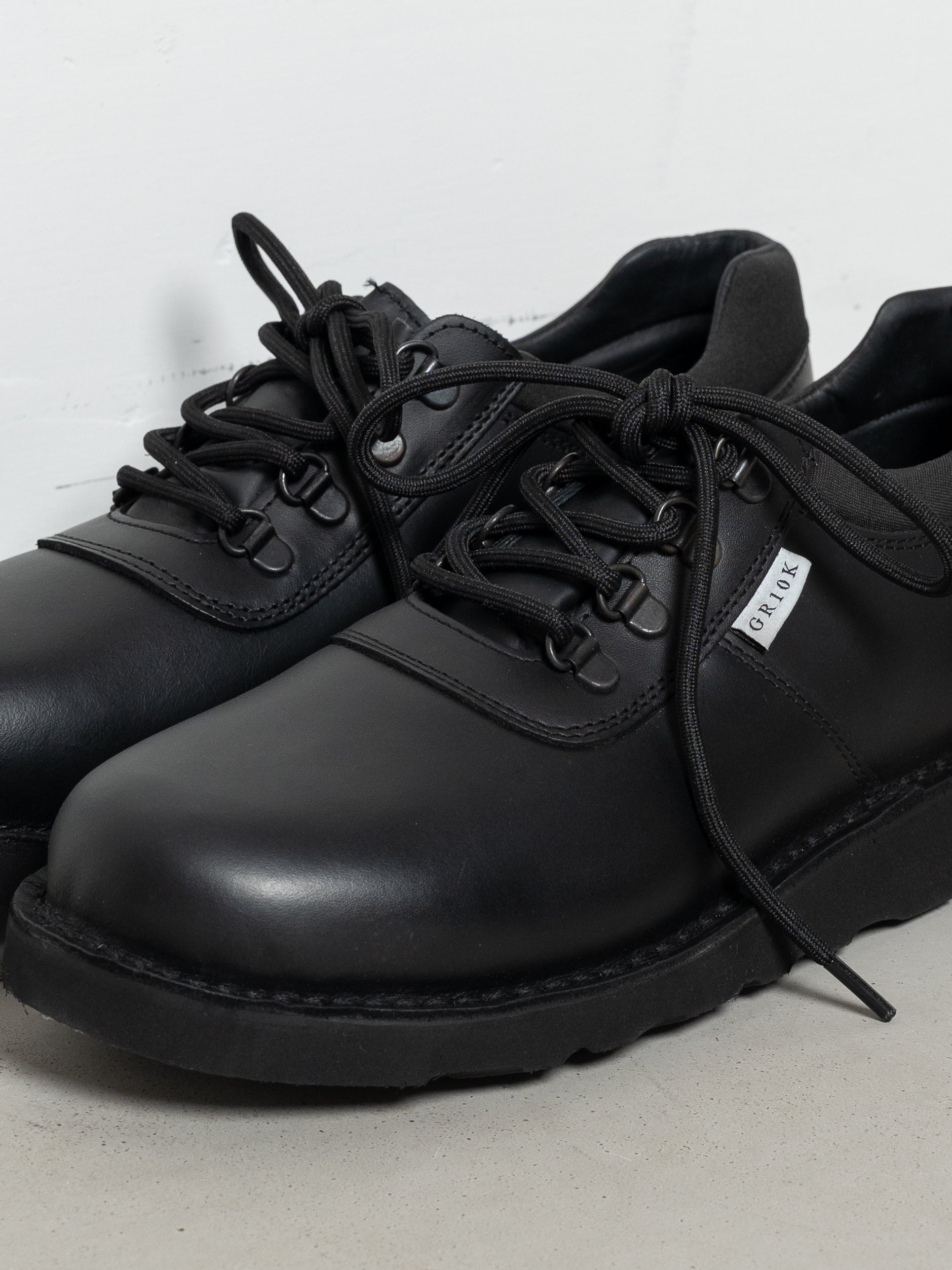 GR10K Low Trauma Shoes (Black)
