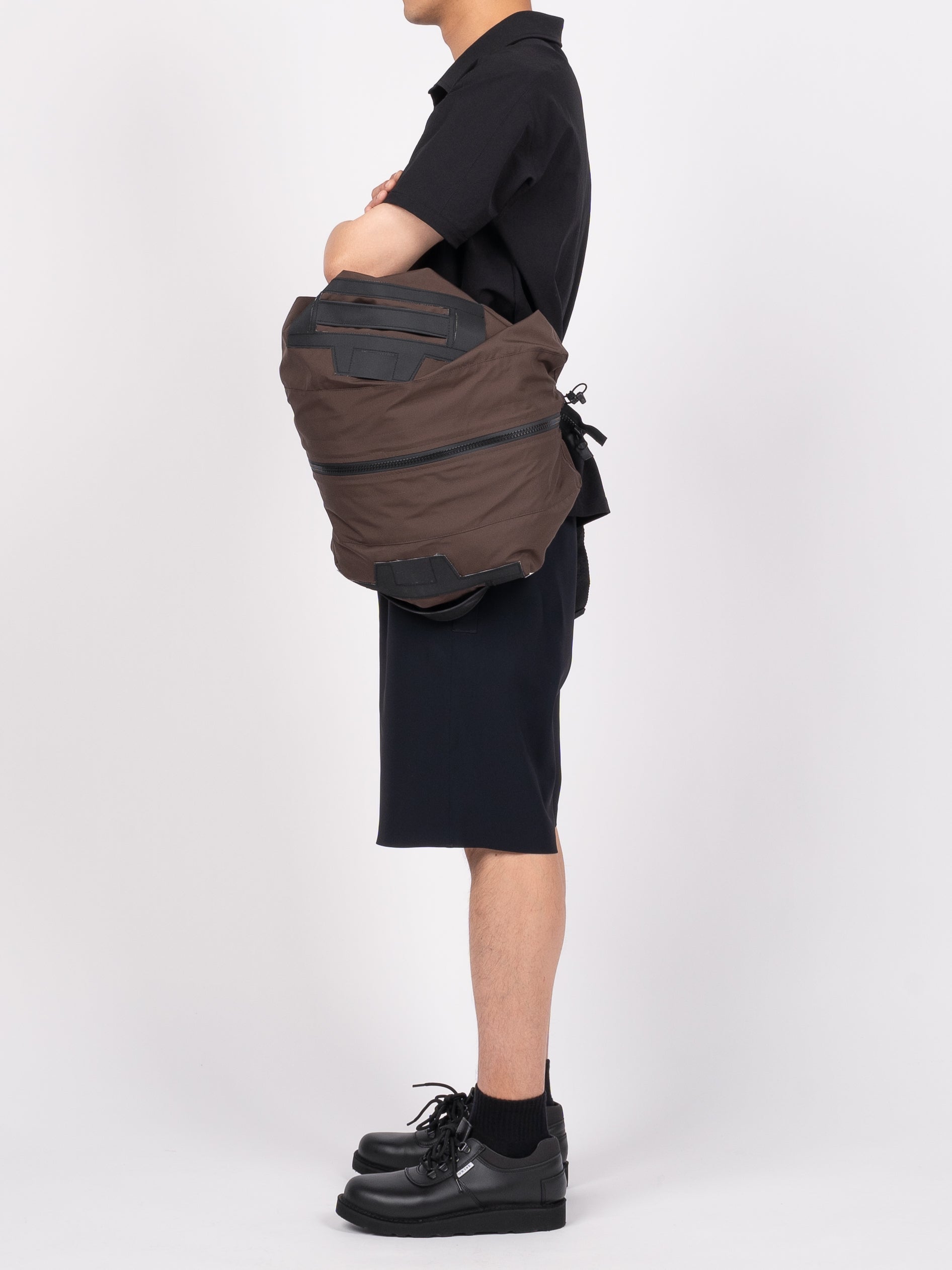 GR10K 3L Microgrid Duffle Bag (Soil Brown) | COMRADEHK