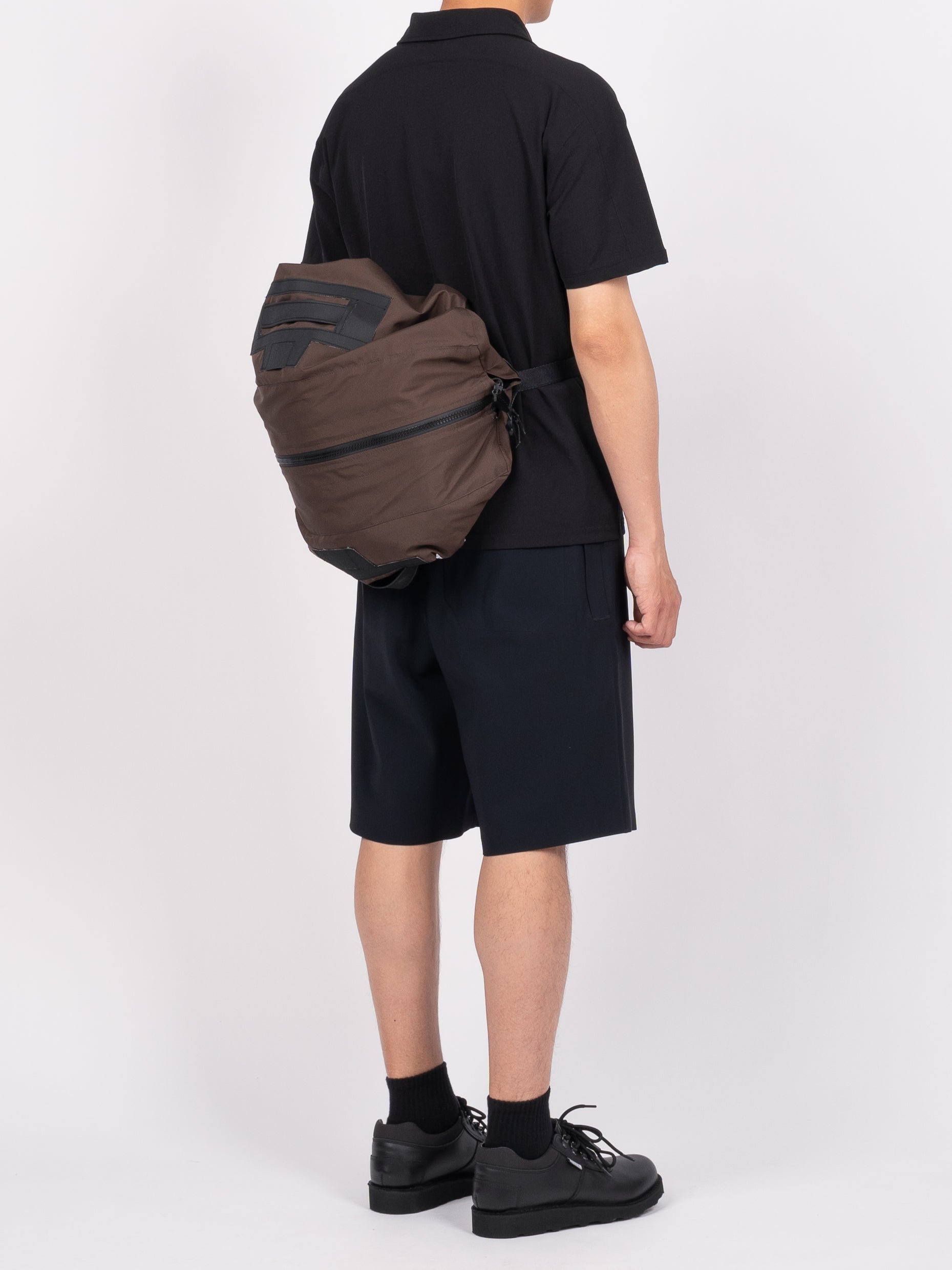 バッグ GR10K 3L MICROGRID DUFFLE BROWN GR10K 3L Microgrid Duffle Bag (Soil Brown) | COMRADEHK – COMRADE
