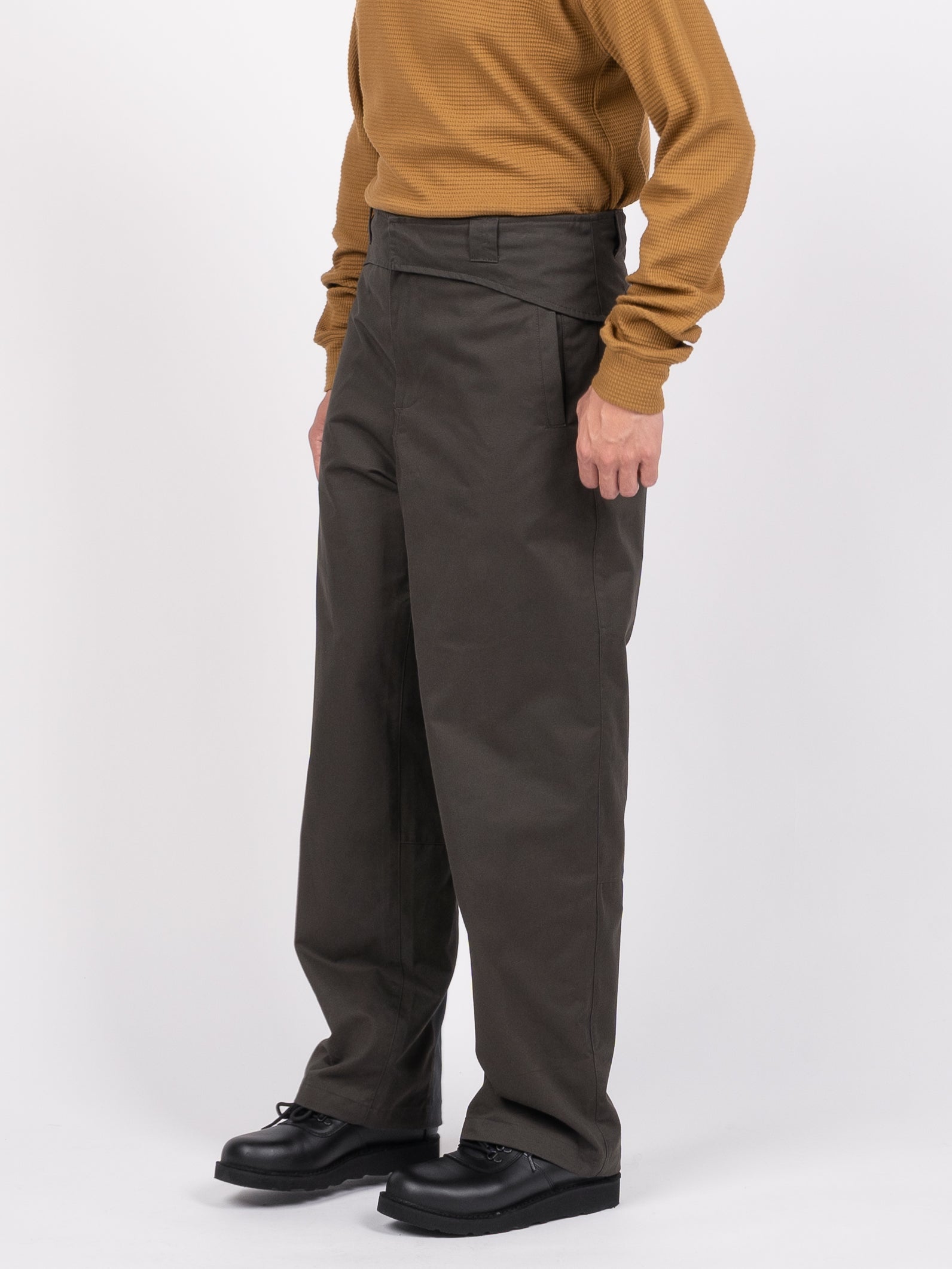 GR10K Folded Belt Pants (Soil Brown)