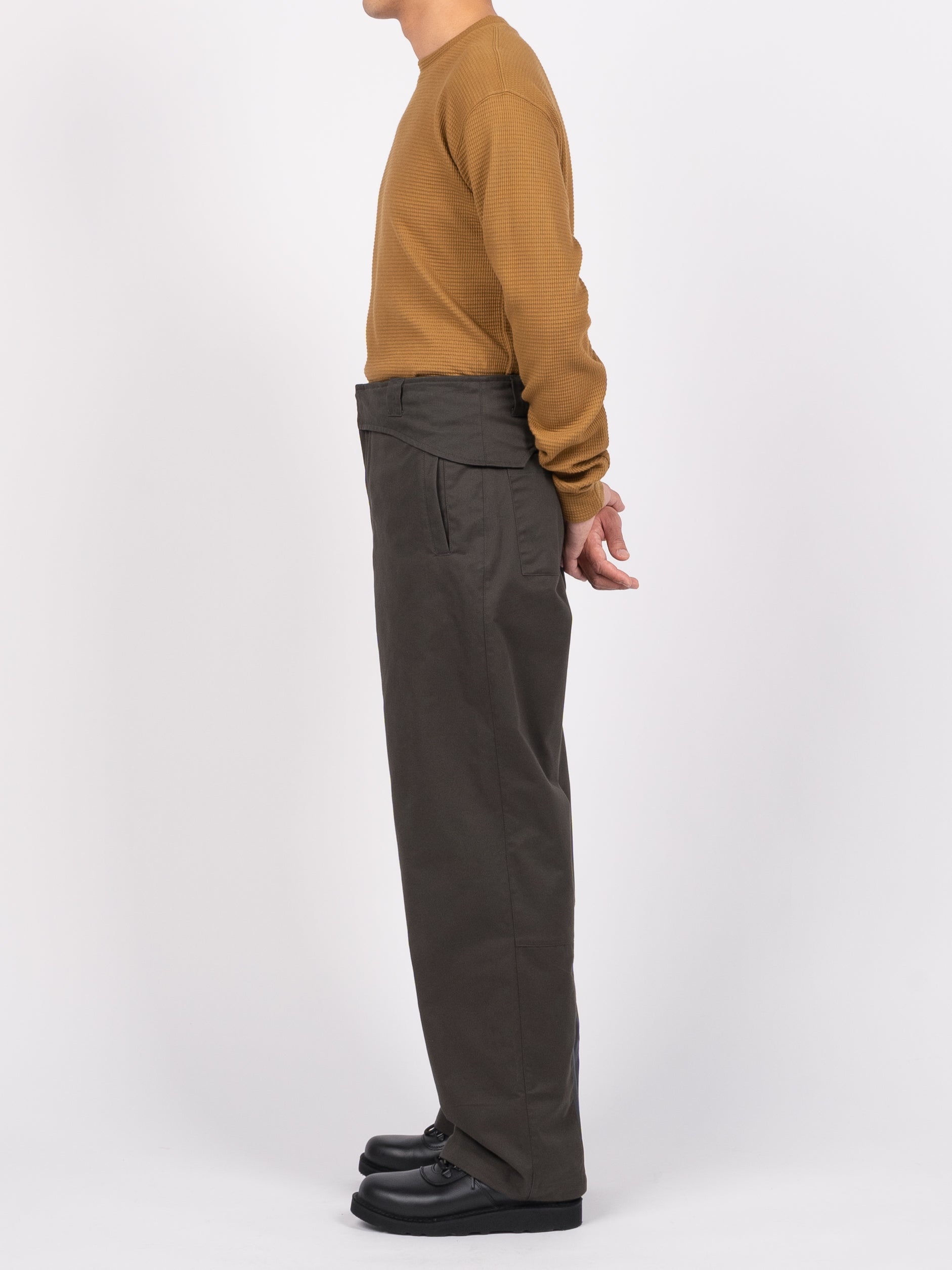 GR10K Folded Belt Pants (Soil Brown) | COMRADEHK