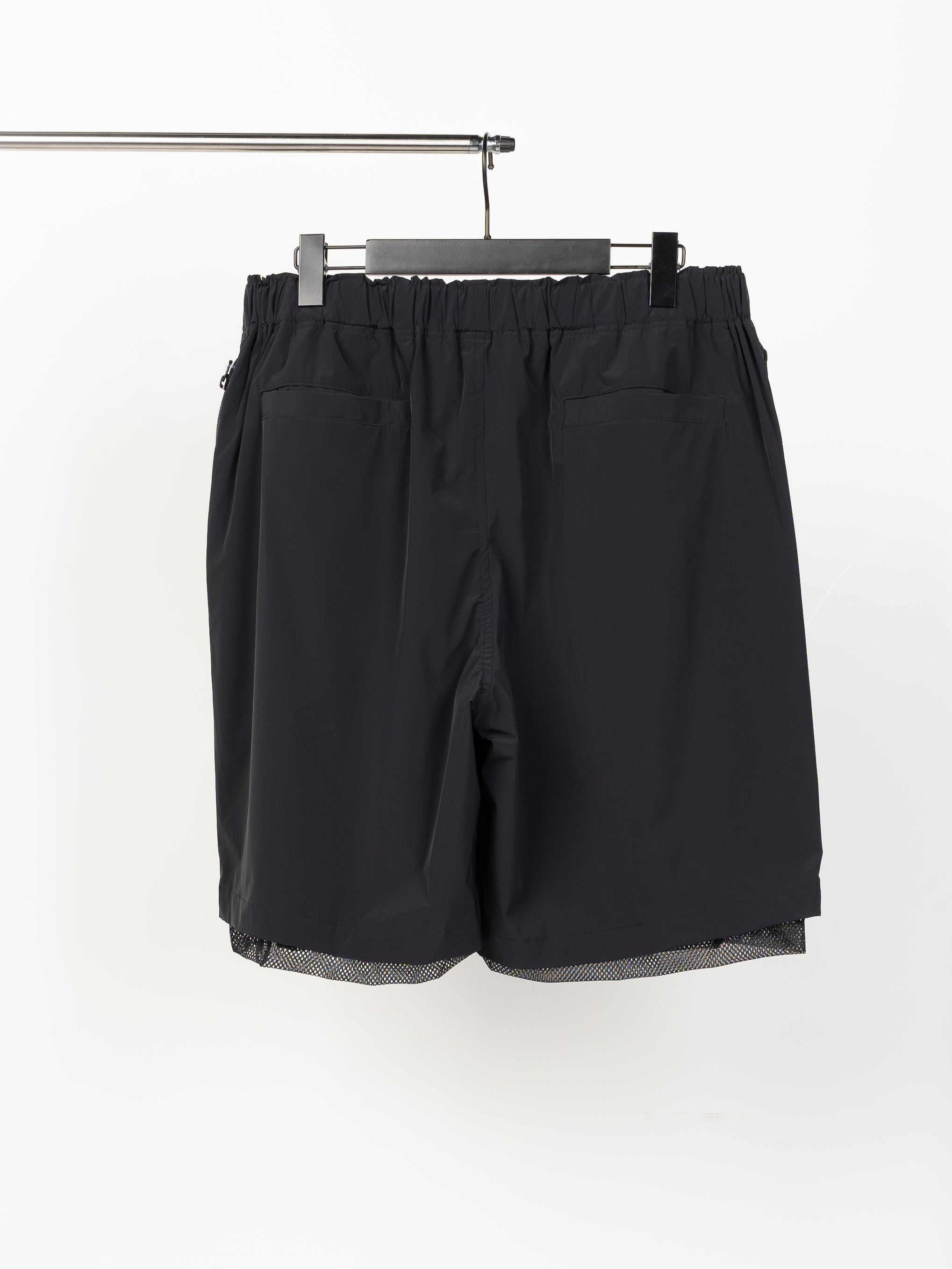 is-ness Techical Ventilation Shorts (Black)