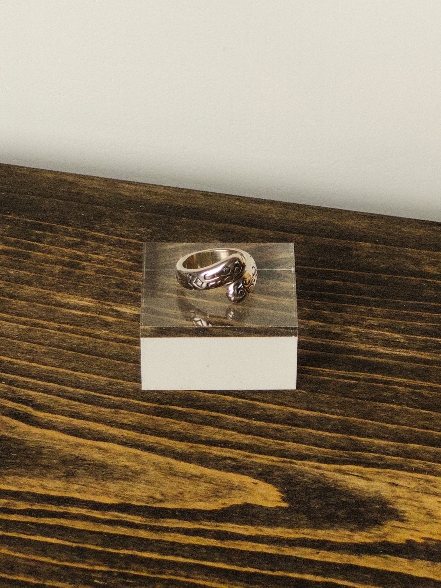 Big Cat Maria BBM 猫の手戒 貓草雕 - HongKong Exclusive