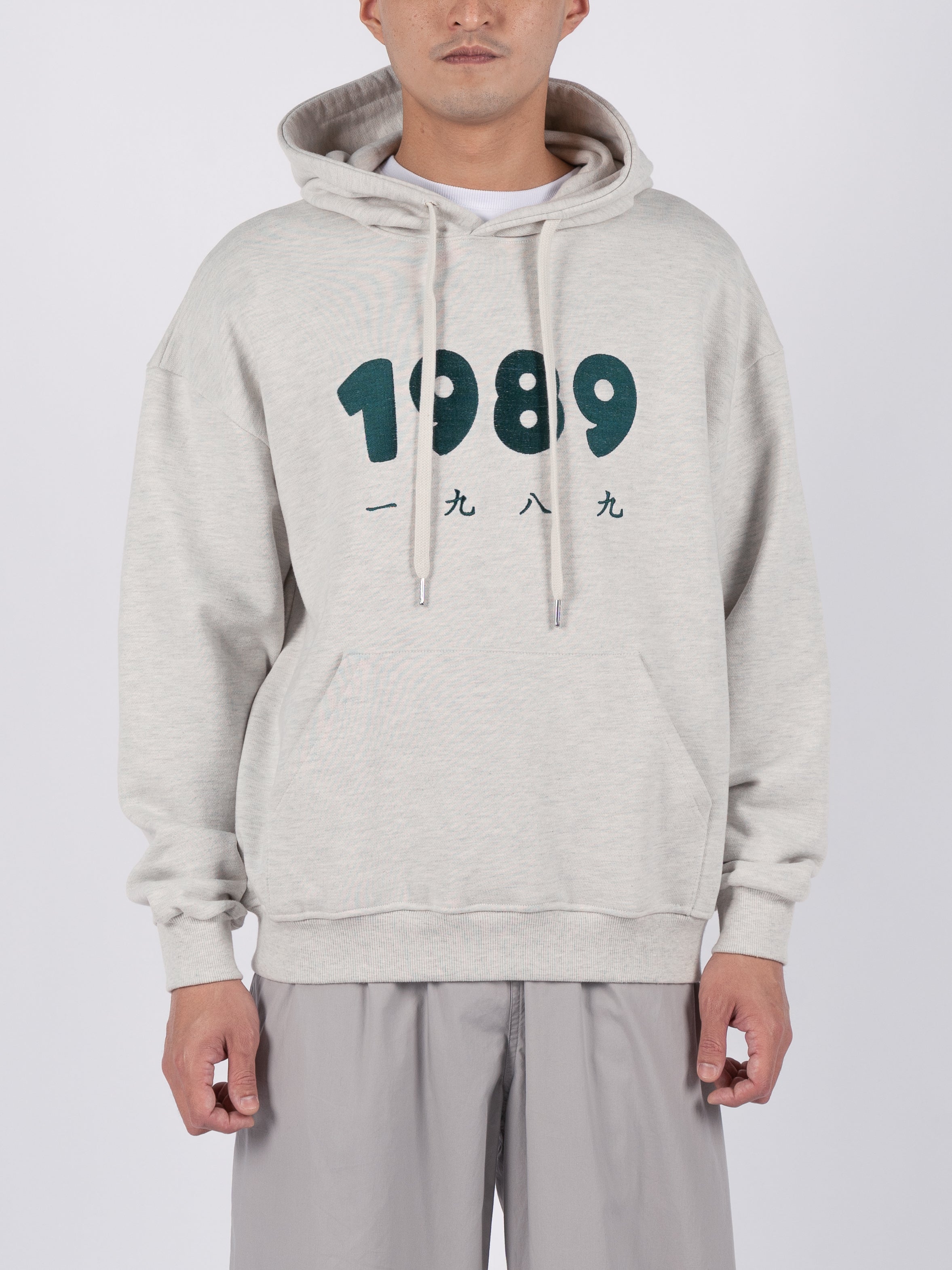 CONICHIWA bonjour 1989 Hoodie (Oatmeal)