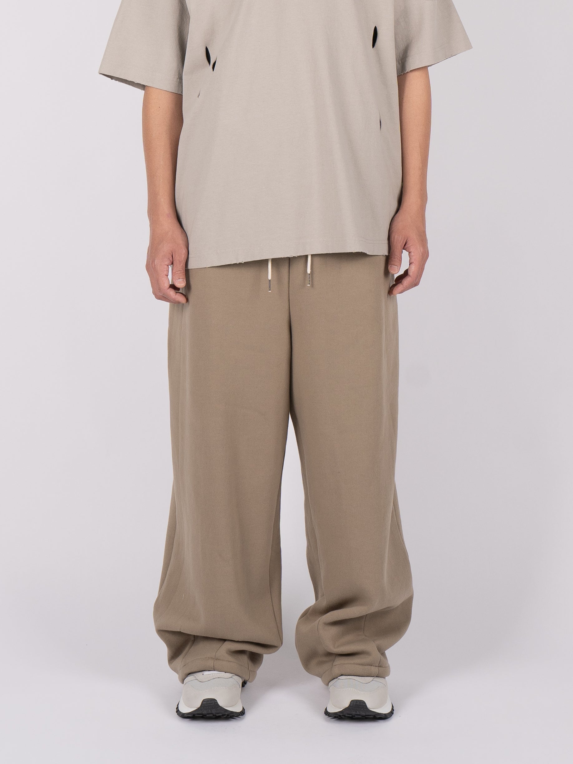 CONICHIWA bonjour Cb Sweat Pants (Mocha)